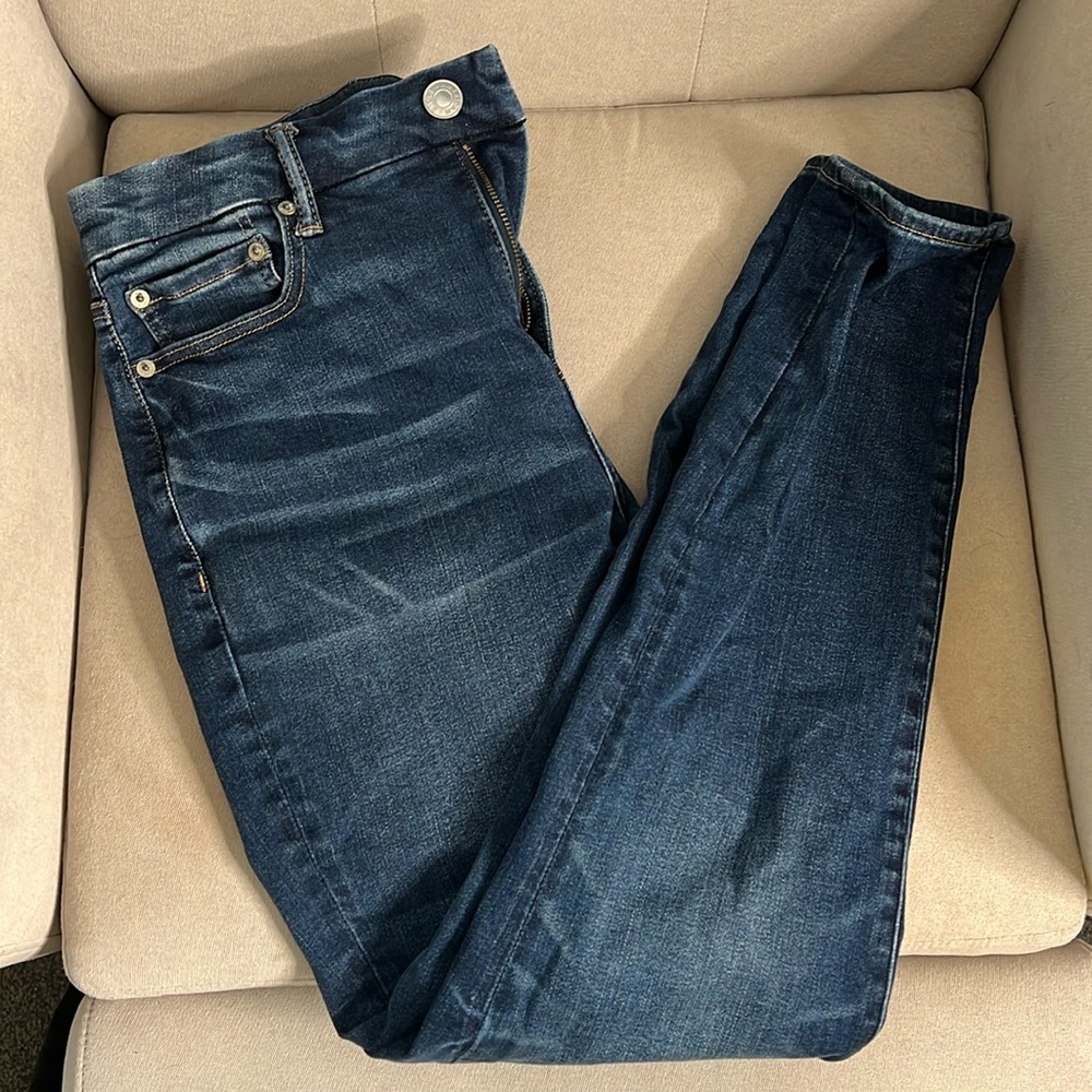AMERICAN EAGLE LUXE FIT JEANS!